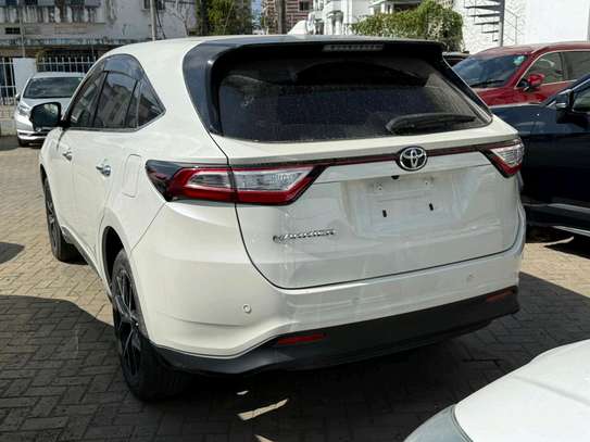 Toyota harrier white non hybrid image 4