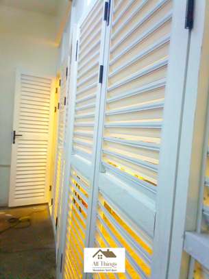 Aluminium Folding Door image 3
