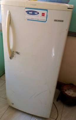 Fridge in good working condition image 1
