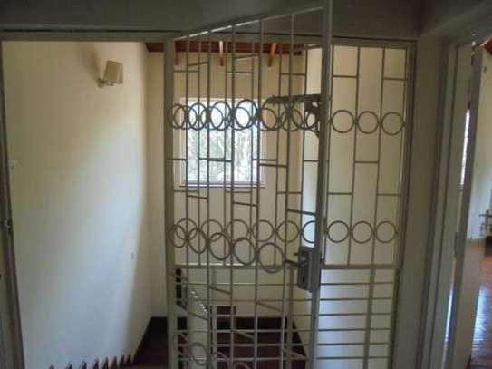 4 bedroom house for rent in Runda image 17