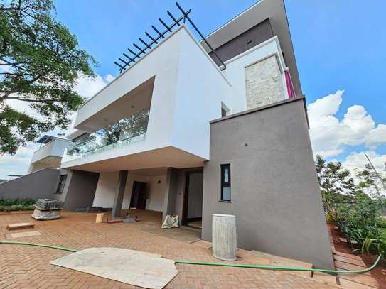 5 Bed House with En Suite in Kitisuru image 10