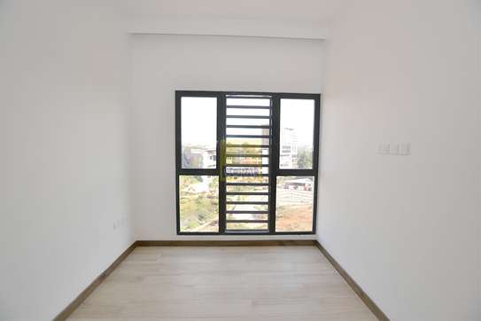 3 Bed Apartment with Swimming Pool in Rosslyn image 4