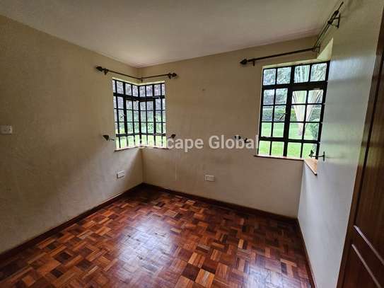 4 Bed House with En Suite in Rosslyn image 1