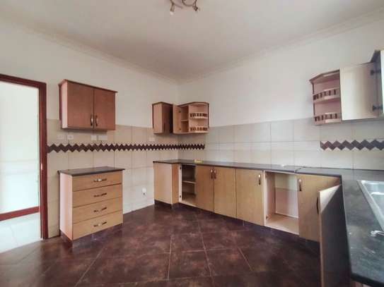 4 Bed House with En Suite in Kiambu Road image 8