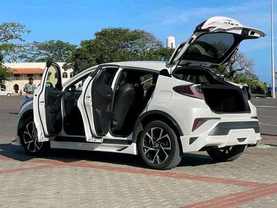 Toyota CHR fully loaded 🔥🔥🔥 image 5