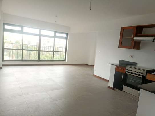1 Bed Apartment with Gym in Riverside image 1