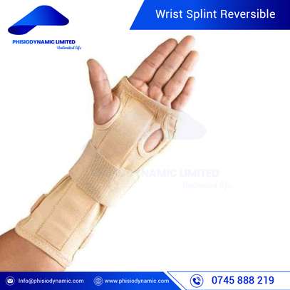 Wrist Splint Reversible image 1