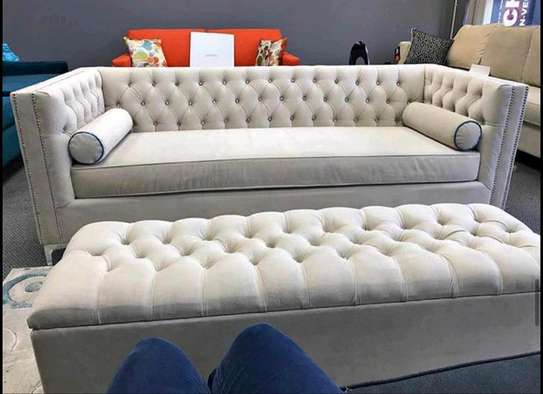 Modern off-white three seater chesterfield sofa image 1