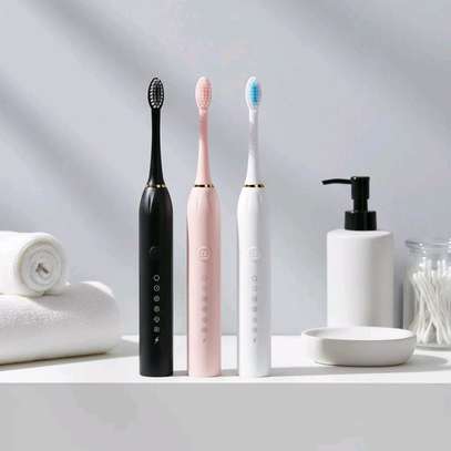 Electric toothbrush image 4