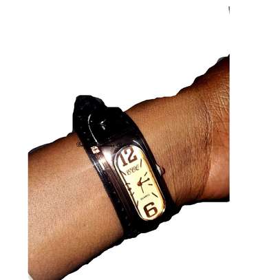Womens Brown Leather watch with earrings image 2