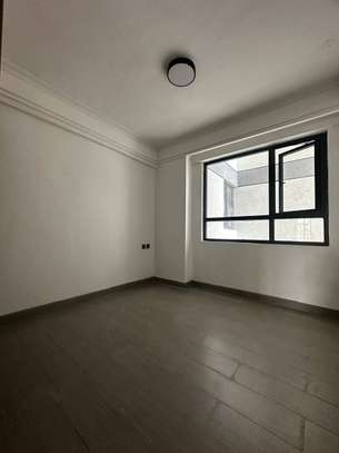 1 Bed Apartment with En Suite in Kilimani image 7