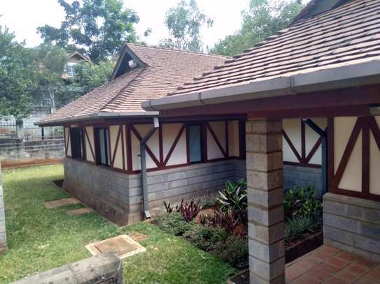 4 bedroom townhouse for rent in Muthaiga image 3