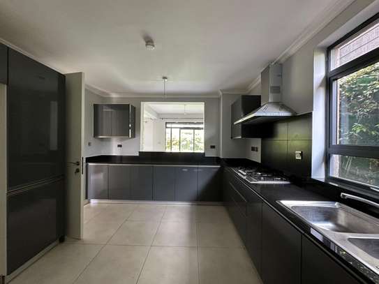 4 Bed Townhouse with En Suite in Kiambu Road image 28