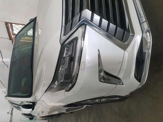 Lexus lx570 2017 image 3