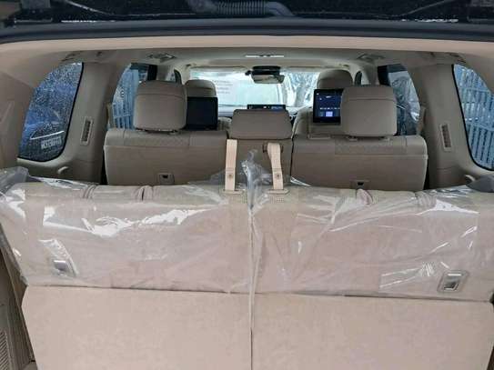 Toyota Land cruiser ZX V8 LC300 2023 image 10