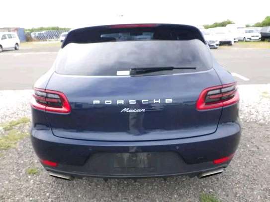2015 Porsche macan image 3