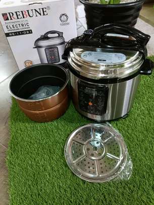 Electric Pressure cooker image 3