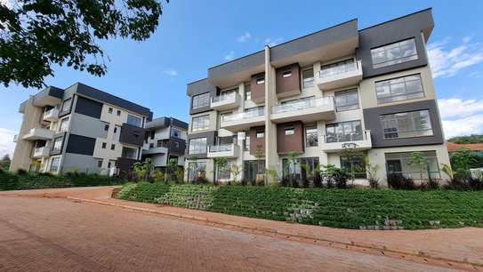 4 Bed House with En Suite in Runda image 14