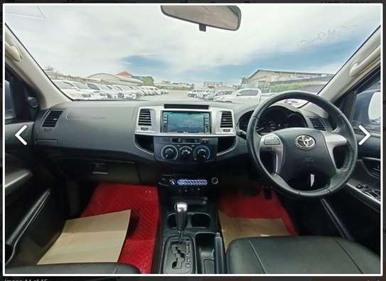 Toyota Hilux double cabin image 14