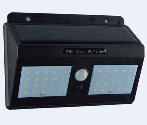 40  LED Solar Wall Light image 3