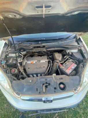 Honda CR-V pearl SUV Reliable Smooth Ride image 4