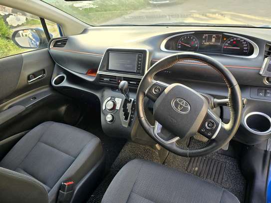 Sienta non hybrid blue image 6