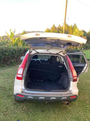 Honda CR-V pearl SUV Reliable Smooth Ride image 5