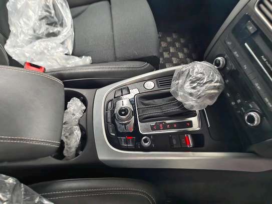 Audi Q5 Quattro black 2018 image 10