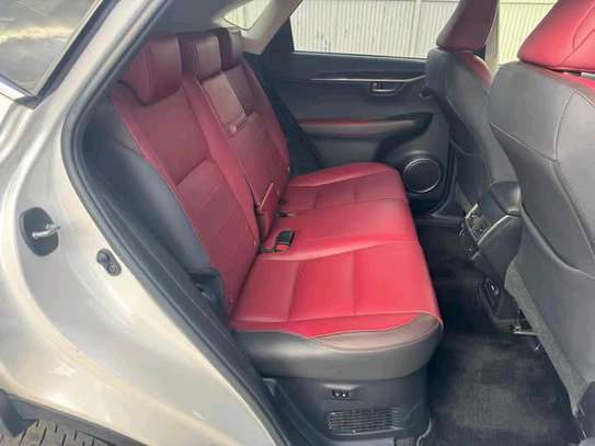 LEXUS NX300 image 7