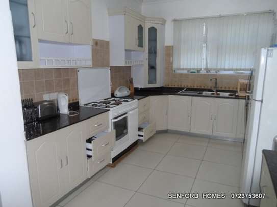 Serviced 2 Bed Apartment with En Suite in Nyali Area image 9