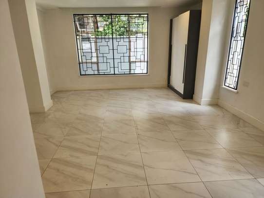 3 Bed Apartment with En Suite in Rhapta Road image 16
