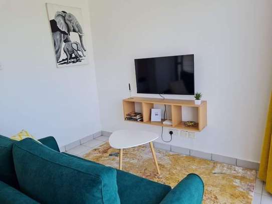 Serviced Studio Apartment with En Suite at Racecourse image 3