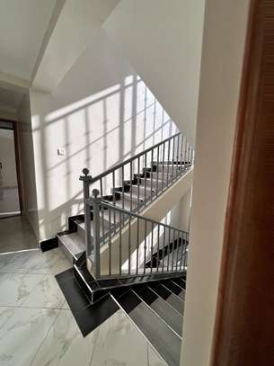 4 Bedroom Villa for sale image 5