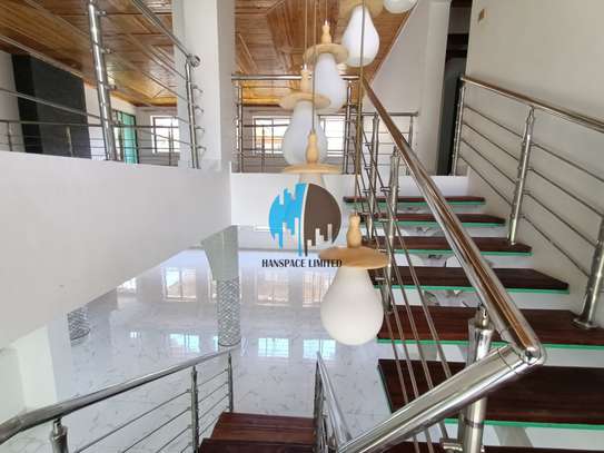 5 Bed Townhouse with En Suite at Karen image 5