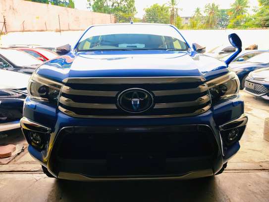Toyota Hilux double cabin blue 2017 4wd image 1