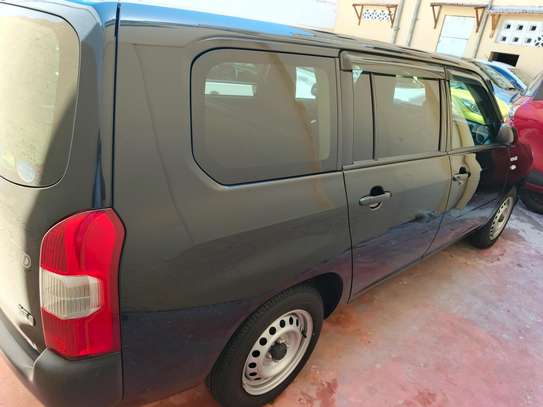 Toyota sunroof hybrid Gl image 3