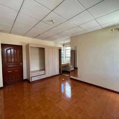3 bedroom with sq to let image 7