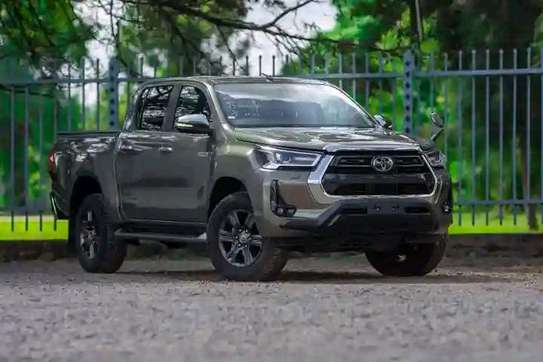 2020 Toyota Hilux double cab image 9