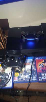 PS4 in prestine condition,from owner. image 3