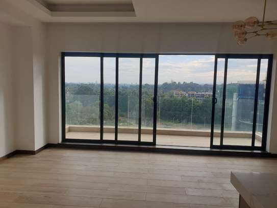 3 Bed Apartment with En Suite in Rosslyn image 1