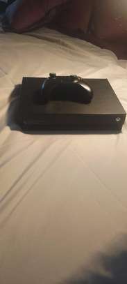 Xbox one X (black) image 3