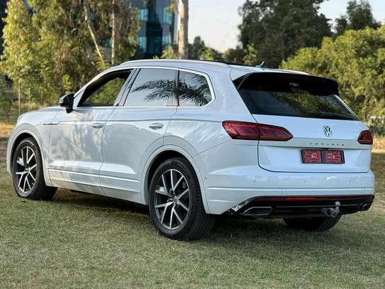 VW TOUAREG R-LINE white color 2018 model image 8