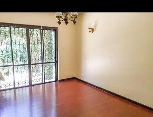 5 Bed House with En Suite in Muthaiga image 11