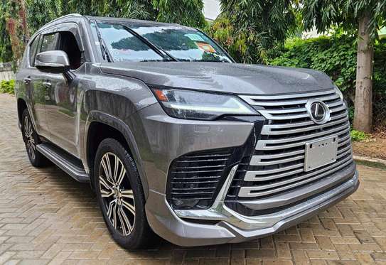 Lexus  Brand new LX600 2024 image 2