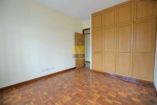 3 Bed Apartment in Brookside image 7