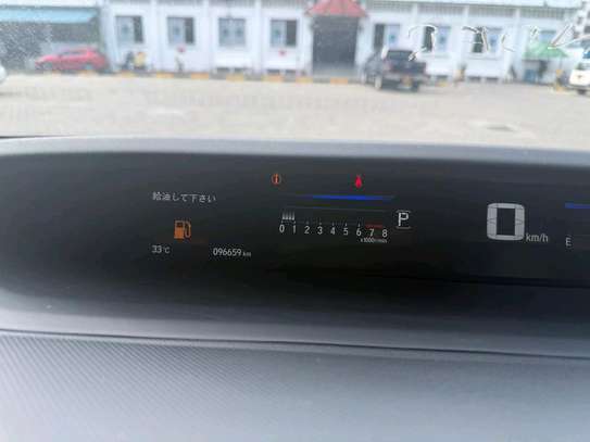 Honda stepwagon spada image 11