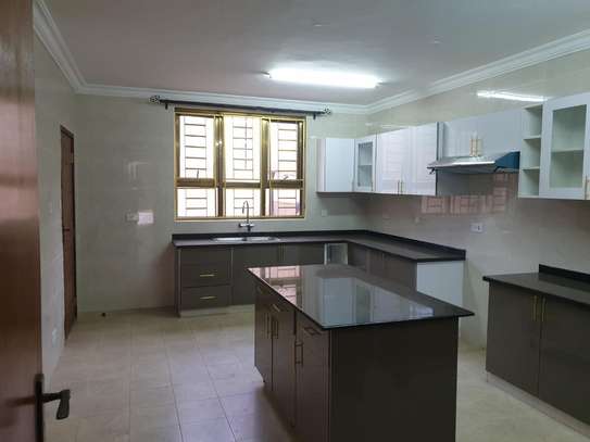 5 bedroom townhouse for rent in Lavington image 4