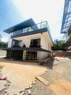 5 Bed Villa with En Suite at Jacaranda image 11