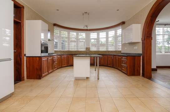 5 Bed House with En Suite in Rosslyn image 27