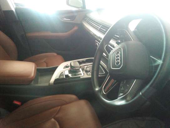 Audi Q7 Grey image 9